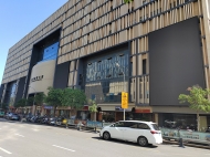 大型戶外LED屏讓濟南某商務樓宇成商業(yè)美學新地標