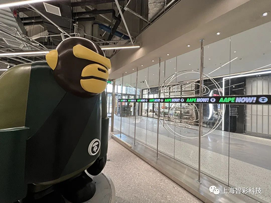 上海松江印象城Aape店鋪LED顯示屏由智彩科技設(shè)計(jì)、安裝